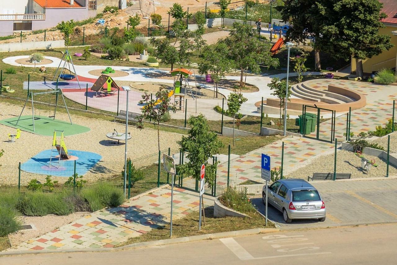 דירות שיבניק Apartman Roko מראה חיצוני תמונה